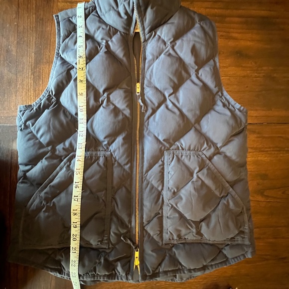 J. Crew Quilted Navy Down Puffer Vest, Zipper, Size Medium - Picture 10 of 11